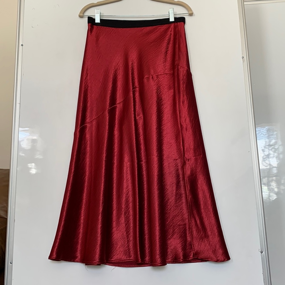 Simply Vera Vera Wang red flowy maxi skirt